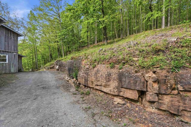 75 Linn Rd., Shirley, AR 72153