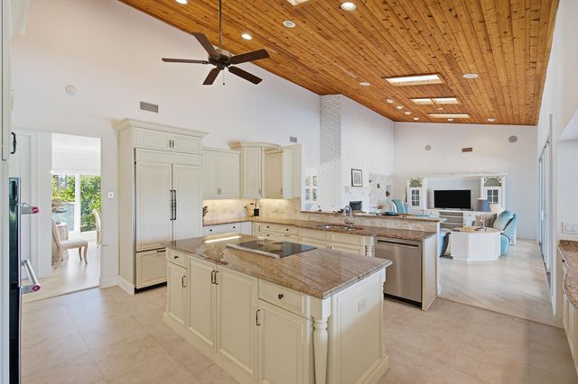 5201 SE Burning Tree Circle, Stuart, FL 34997