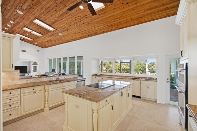 5201 SE Burning Tree Circle, Stuart, FL 34997