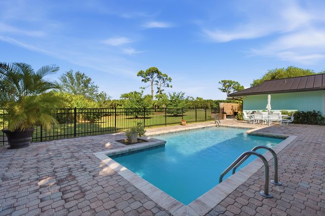 5201 SE Burning Tree Circle, Stuart, FL 34997