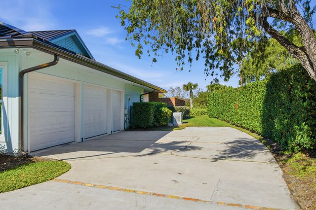 5201 SE Burning Tree Circle, Stuart, FL 34997