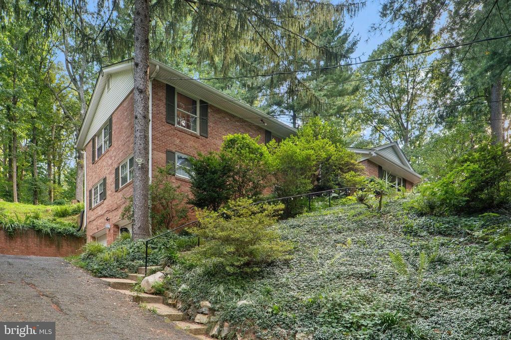3706 QUAINT ACRES CIR, Falls Church, VA 22041