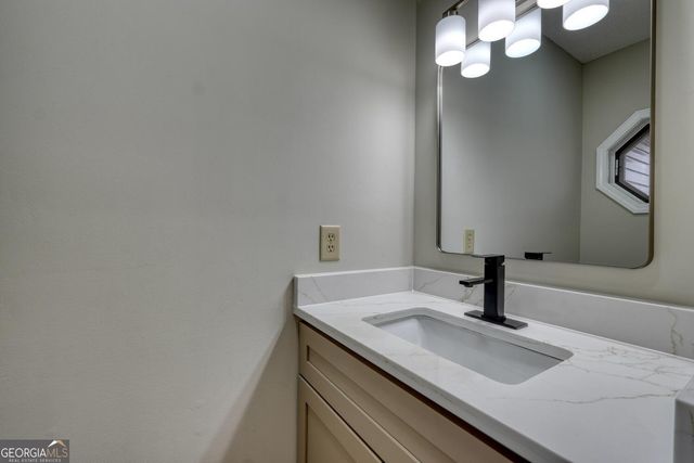 1957 Drayton Way, Young Harris, GA 30582