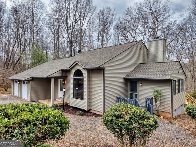 1957 Drayton Way, Young Harris, GA 30582