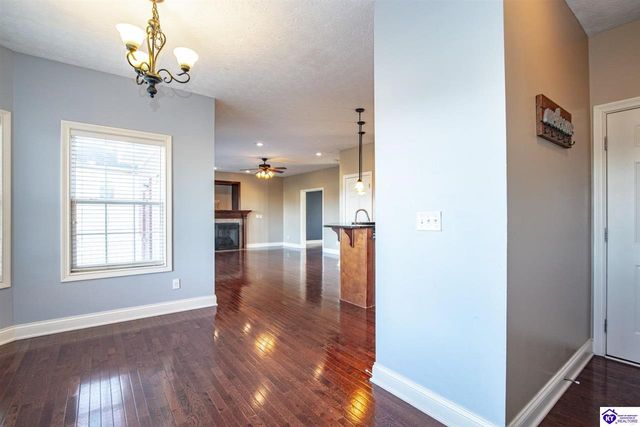 340 Vineland Place Drive, Vine Grove, KY 40175