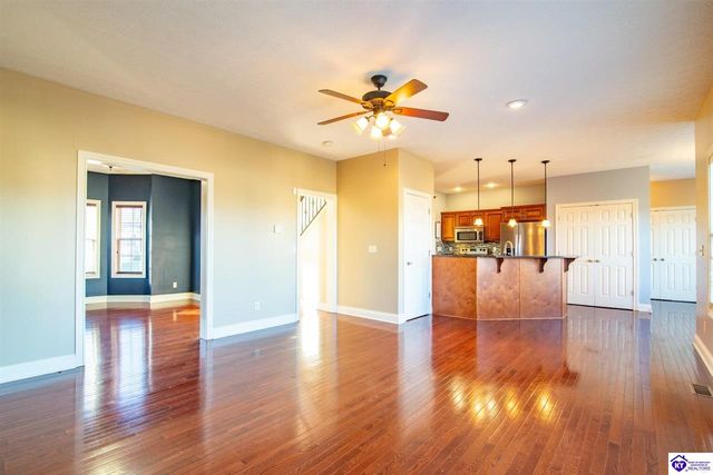 340 Vineland Place Drive, Vine Grove, KY 40175