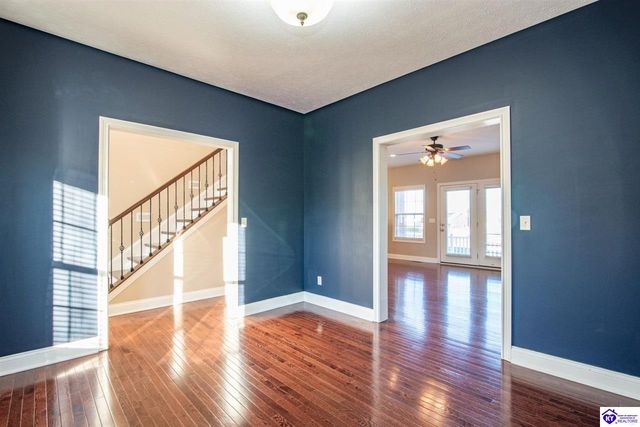 340 Vineland Place Drive, Vine Grove, KY 40175