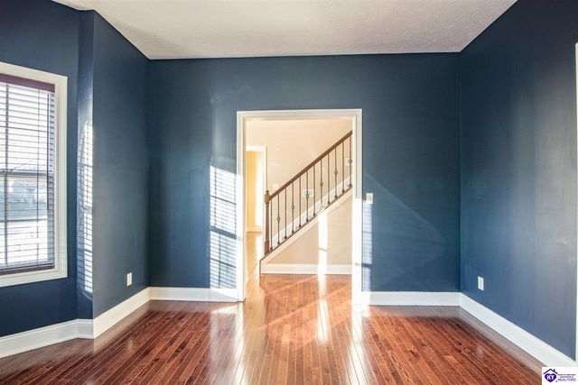 340 Vineland Place Drive, Vine Grove, KY 40175