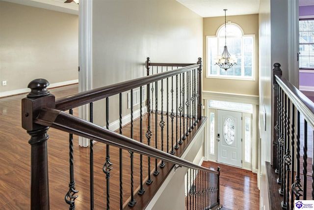 340 Vineland Place Drive, Vine Grove, KY 40175