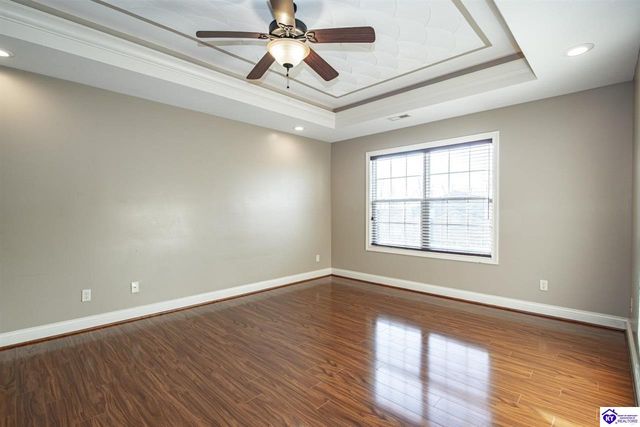 340 Vineland Place Drive, Vine Grove, KY 40175