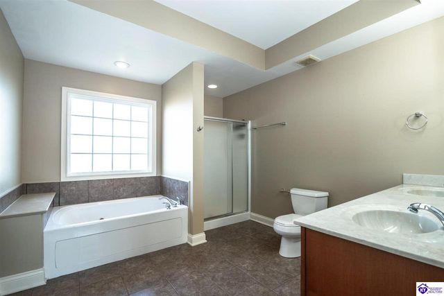 340 Vineland Place Drive, Vine Grove, KY 40175