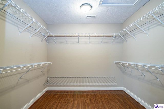 340 Vineland Place Drive, Vine Grove, KY 40175