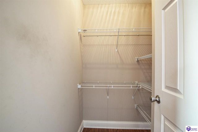 340 Vineland Place Drive, Vine Grove, KY 40175