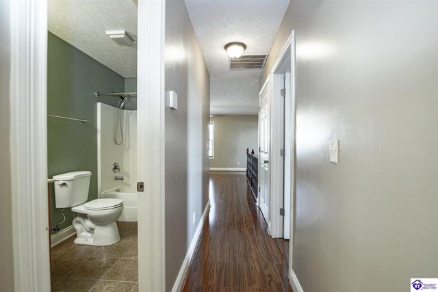 340 Vineland Place Drive, Vine Grove, KY 40175