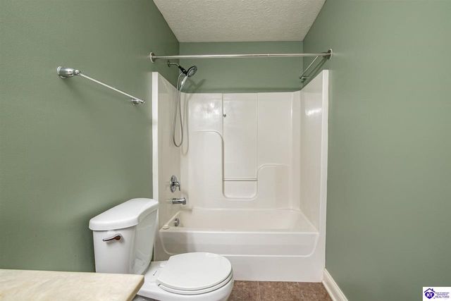 340 Vineland Place Drive, Vine Grove, KY 40175