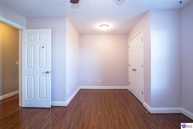 340 Vineland Place Drive, Vine Grove, KY 40175