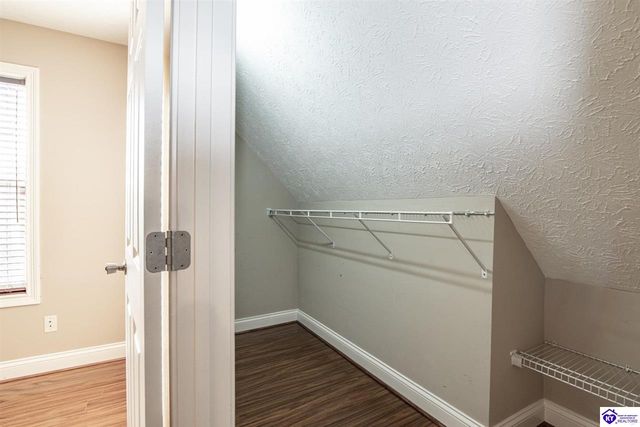 340 Vineland Place Drive, Vine Grove, KY 40175