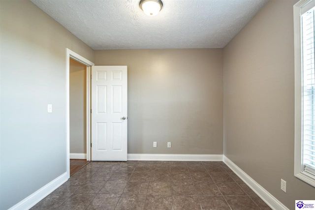 340 Vineland Place Drive, Vine Grove, KY 40175