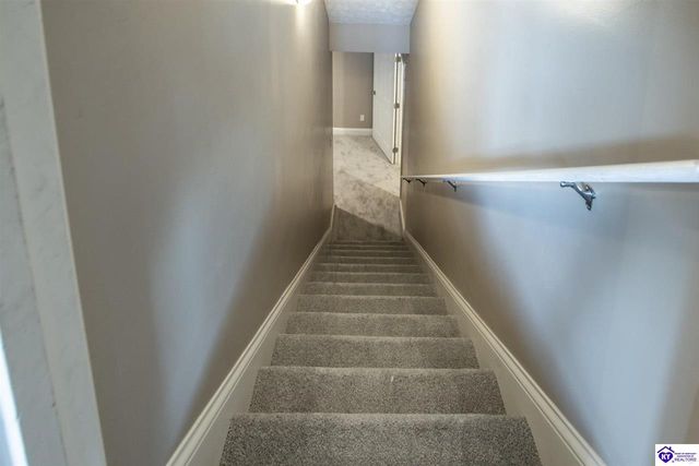 340 Vineland Place Drive, Vine Grove, KY 40175