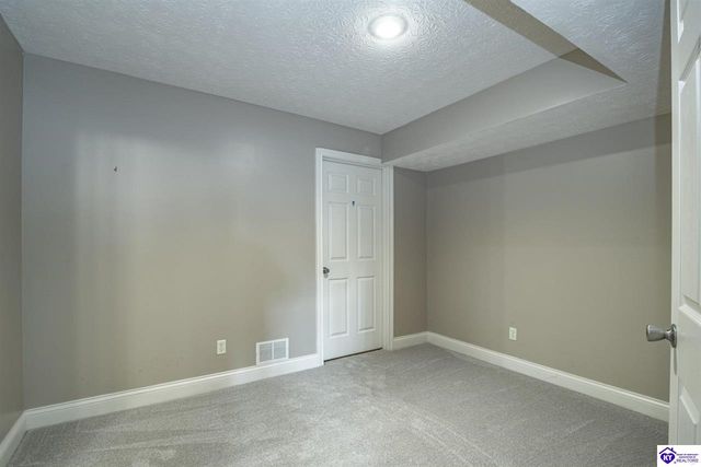 340 Vineland Place Drive, Vine Grove, KY 40175