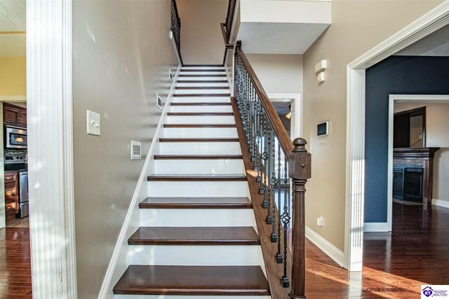 340 Vineland Place Drive, Vine Grove, KY 40175