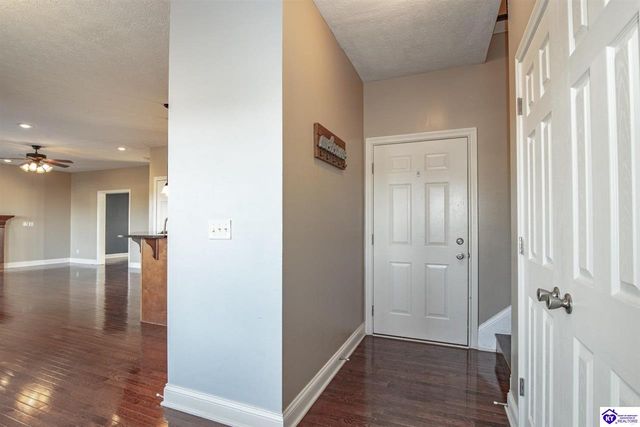 340 Vineland Place Drive, Vine Grove, KY 40175