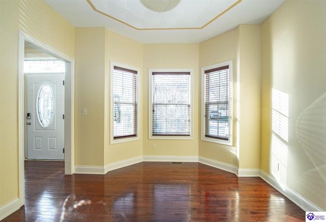 340 Vineland Place Drive, Vine Grove, KY 40175