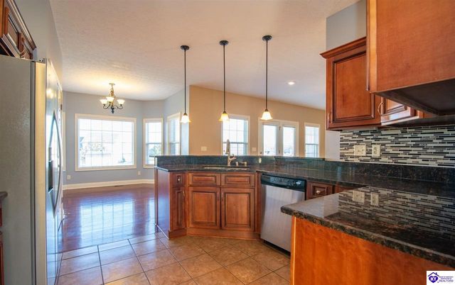 340 Vineland Place Drive, Vine Grove, KY 40175