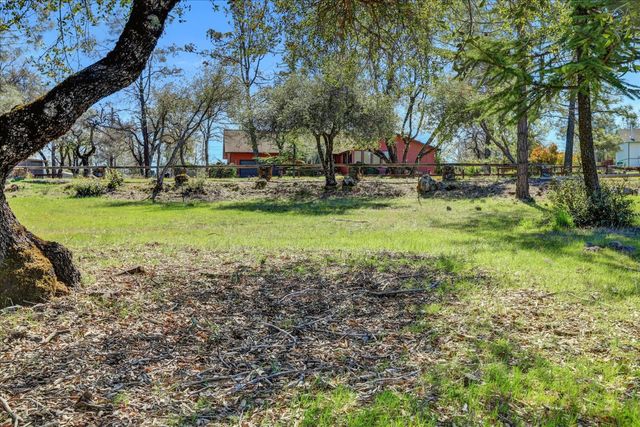 10265 Newtown Rd, Nevada City, CA 95959