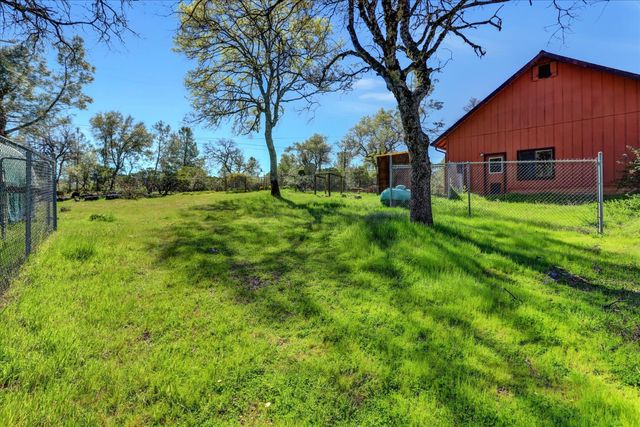 10265 Newtown Rd, Nevada City, CA 95959