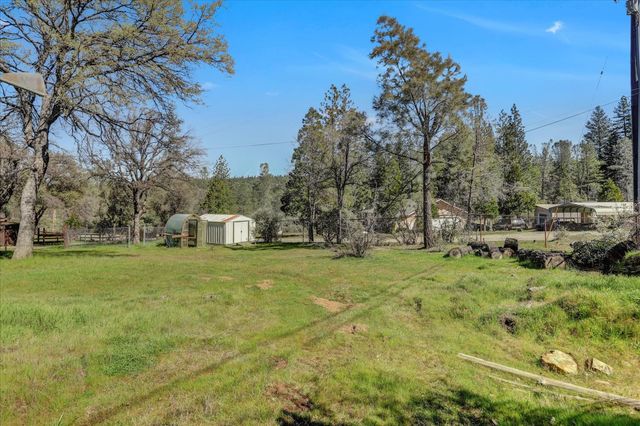 10265 Newtown Rd, Nevada City, CA 95959