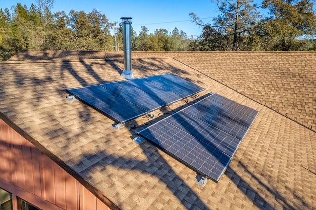 10265 Newtown Rd, Nevada City, CA 95959