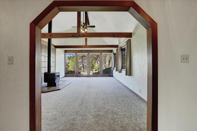 10265 Newtown Rd, Nevada City, CA 95959