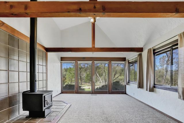 10265 Newtown Rd, Nevada City, CA 95959