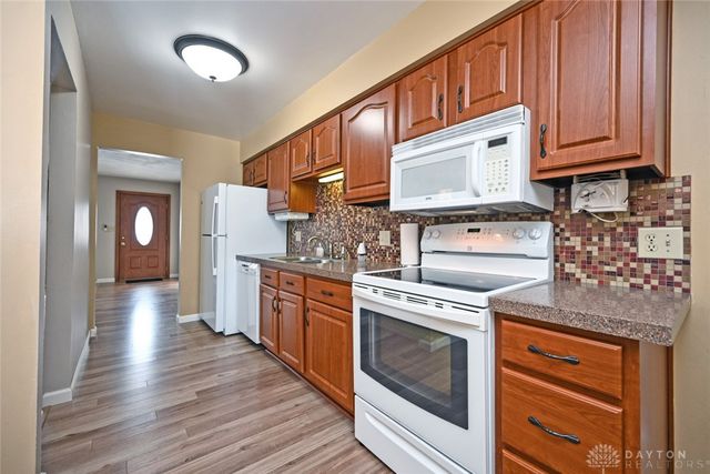 615 Bendwood Way, Beavercreek, OH 45430