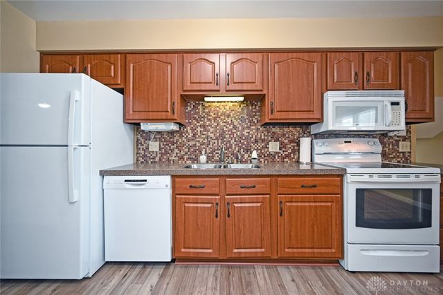 615 Bendwood Way, Beavercreek, OH 45430