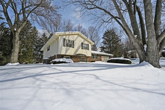 615 Bendwood Way, Beavercreek, OH 45430