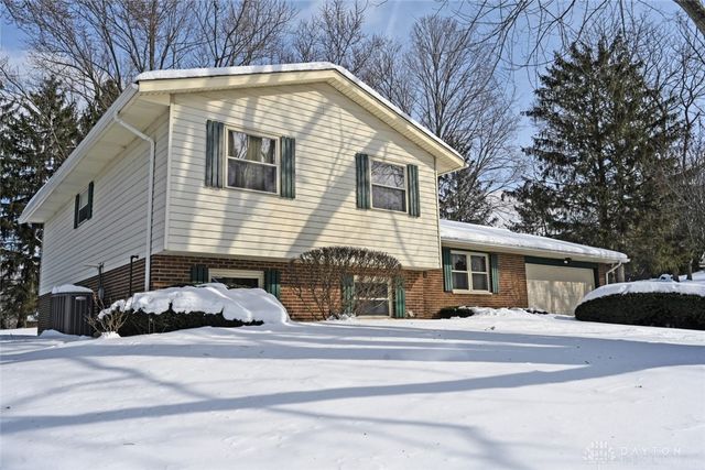 615 Bendwood Way, Beavercreek, OH 45430