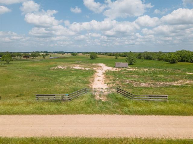 6616 Mieth Road S, Sealy, TX 77474