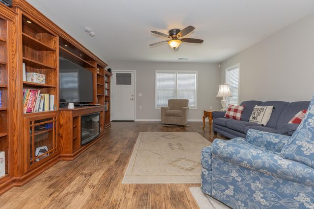 2630 Pecan Trace, Evansville, IN 47715