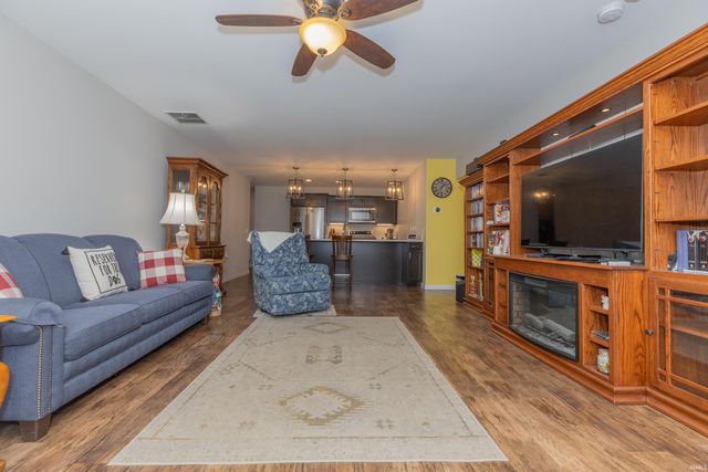 2630 Pecan Trace, Evansville, IN 47715