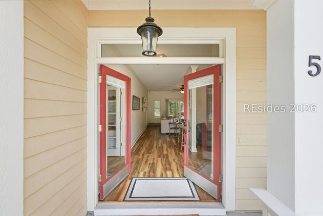 5 Parkside Ct, Bluffton, SC 29910