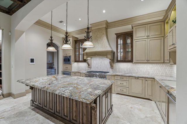 11323 Iris Lee Lane, Houston, TX 77024