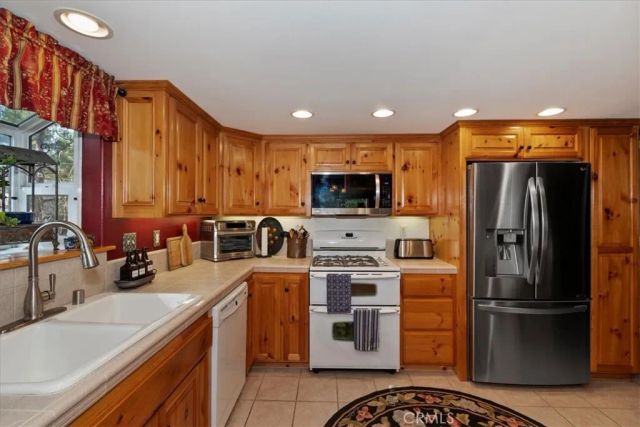 42243 Castle Crag, Big Bear Lake, CA 92315