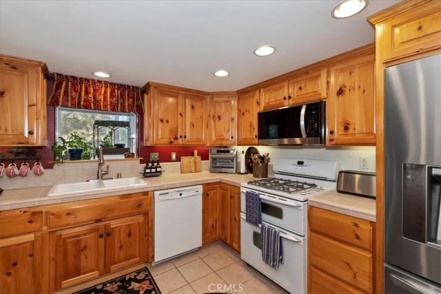 42243 Castle Crag, Big Bear Lake, CA 92315