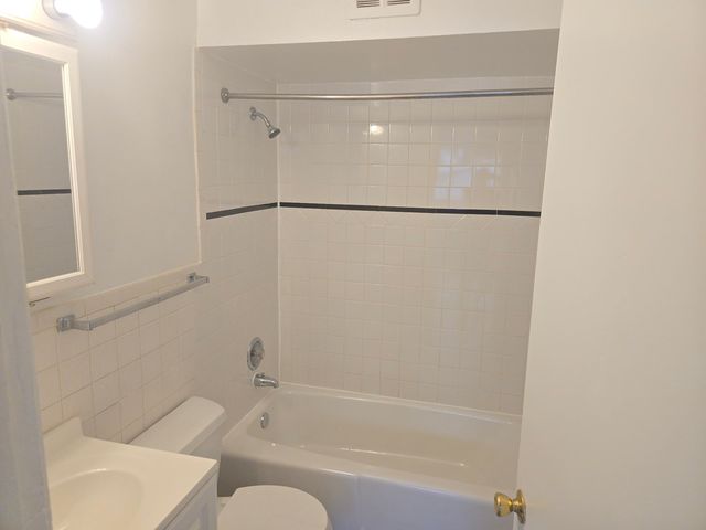 446 N Ardmore Avenue GB, Villa Park, IL 60181