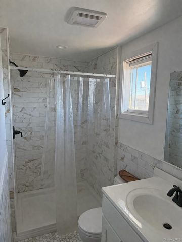 78 E Bayview Avenue 14, Ocean Bay Park, NY 11770