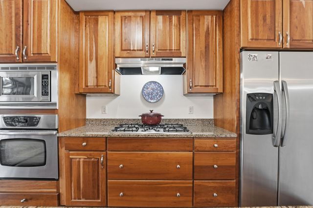 1060 Grand Avenue 203, Saint Paul, MN 55105