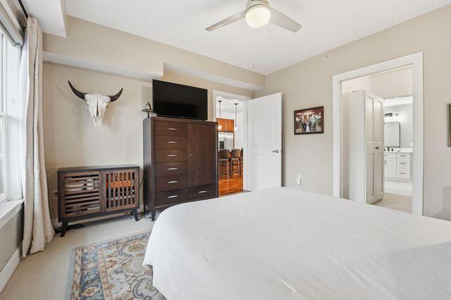 1060 Grand Avenue 203, Saint Paul, MN 55105