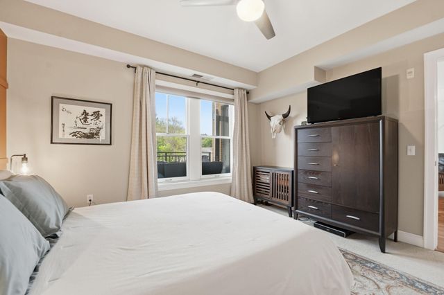 1060 Grand Avenue 203, Saint Paul, MN 55105
